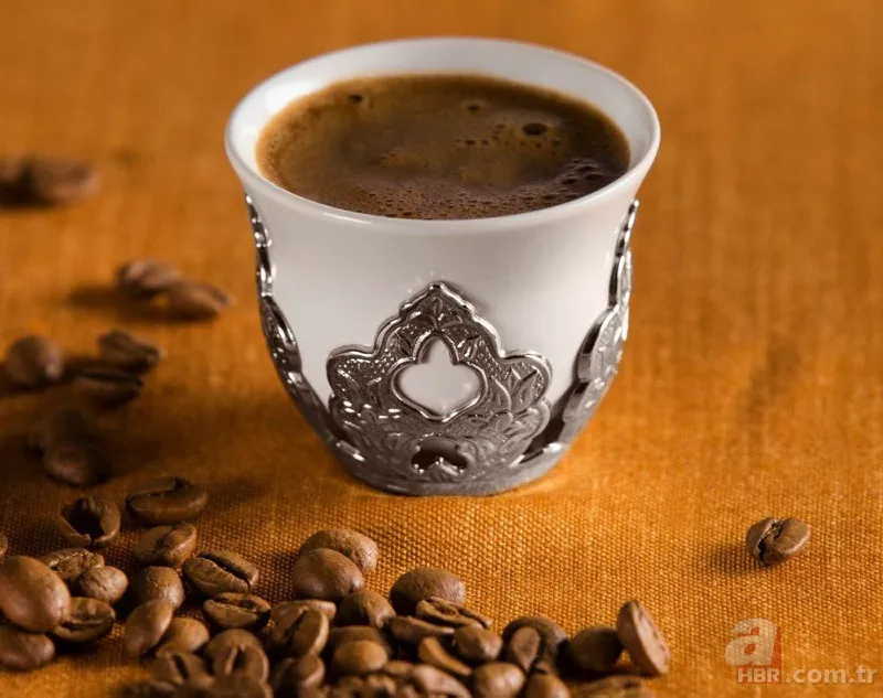 Dostlukları pekiştiren, araya 40 yıl hatır sokan Türk kahvesinin faydaları kadar zararları da var! Kimine şifa kimine zarar… 22