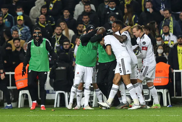 Beşiktaş’tan teknik direktör açıklaması: Gelmek için can atan onlarca hoca var