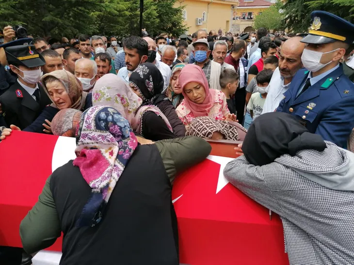 Mardin şehidine acı veda! Annesinin sözleri yürek dağladı: Canımın içi gitti