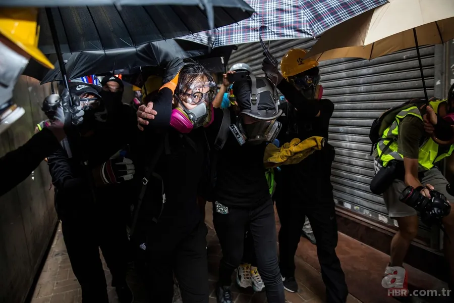 Hong Kong'dan dehşete düşüren kareler! Protestolar devam ediyor 5