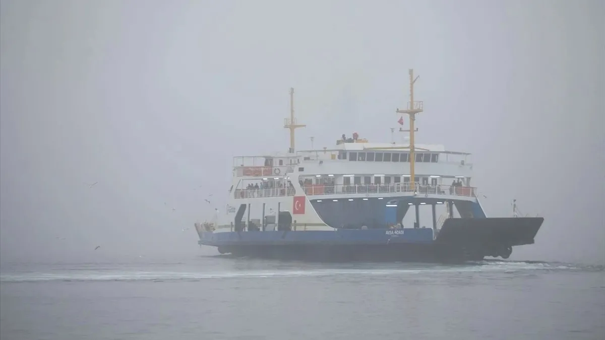 Çanakkale Boğazı sis nedeniyle transit gemi geçişlerine kapatıldı