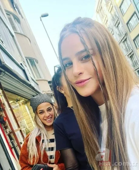 Büşra Pekin’de estetikle yeni birine dönüşenler kervanında! 1 estetiğim var deyince ti’ye alınmıştı… 4 bantla o hale gelmiş! 17