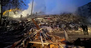 Ekipler Azerbaycan’dan deprem bölgesine gidiyor