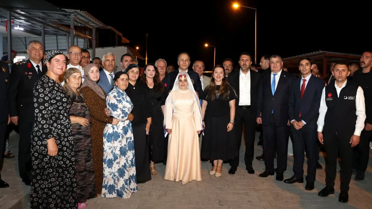 Bakan Yerlikaya'dan Ahlat'a yerleştirilen Ahıska Türklerine ziyaret: Her zaman yanlarındayız