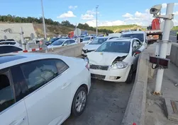 Kuzey Marmara Otoyolu'nda 4 araç çarpıştı: 2 yaralı