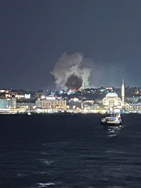 İstanbul'da Kapalıçarşı'nın çatı kısmında yangın - 2