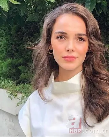 Ünlü oyuncu Hafsanur Sancaktutan sosyal medyada alay konusu oldu! Hafsanur Sancaktutan'a yorum yağdı: 'Sen bir daha photoshop yapma Hafsa' 2