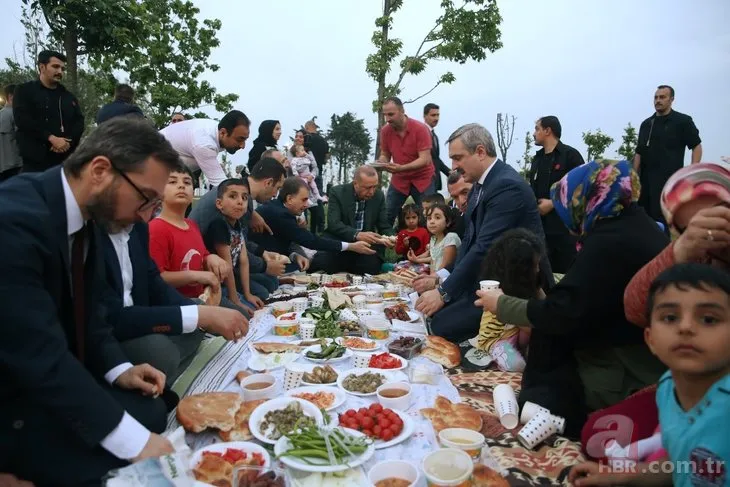 Başkan Erdoğan, Zeytinburnu sahilinde vatandaşlarla iftar yaptı