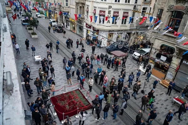 istiklaldeki-teror-saldirisinda-flas-gelisme-saldirganin-ortaklarindan-ahmad-el-hac-nwas-tutuklandi-1669738128272.jpg İstiklal'deki terör saldırısında flaş gelişme! Saldırganın ortaklarından Ahmad El-Hac Nwas tutuklandı - 4