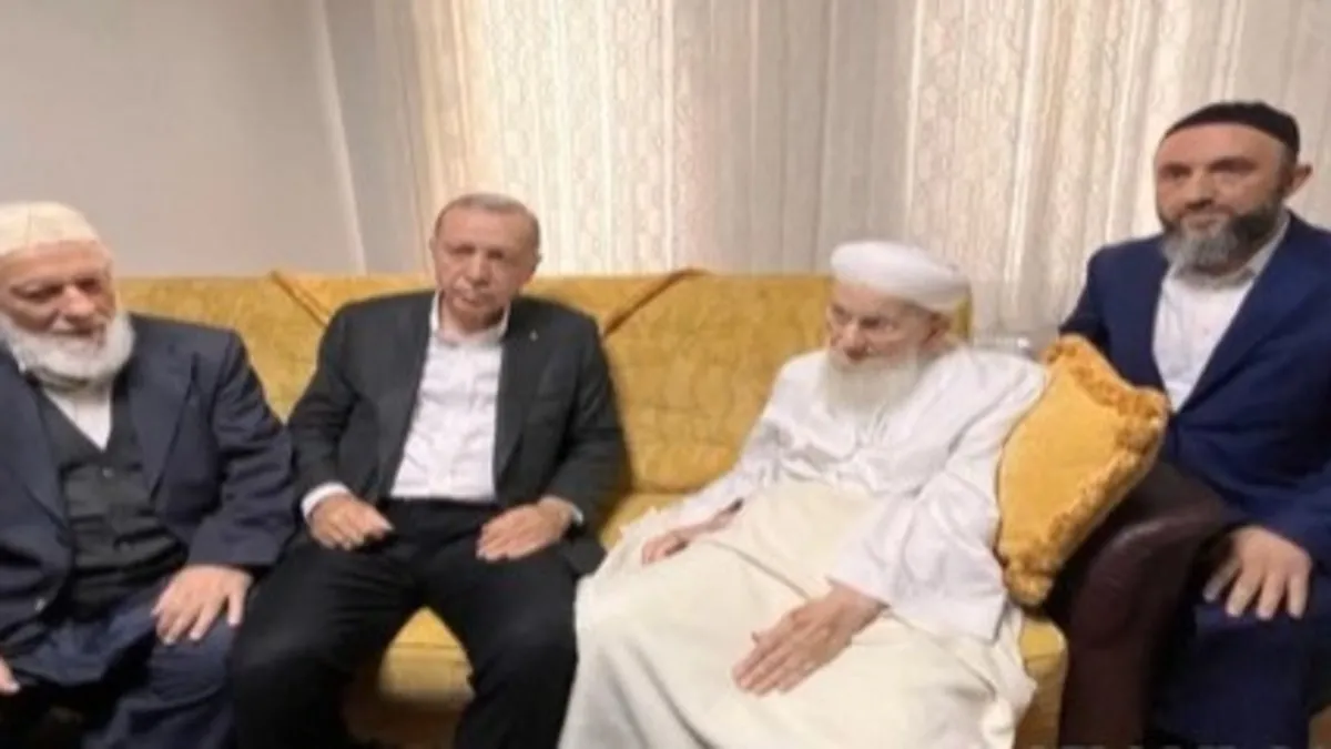 Başkan Erdoğan İsmailağa Cemaati Lideri Hasan Kılıç'ı ziyaret etti! İsmailağa lideri Erdoğan ve Kurum'a dua etti