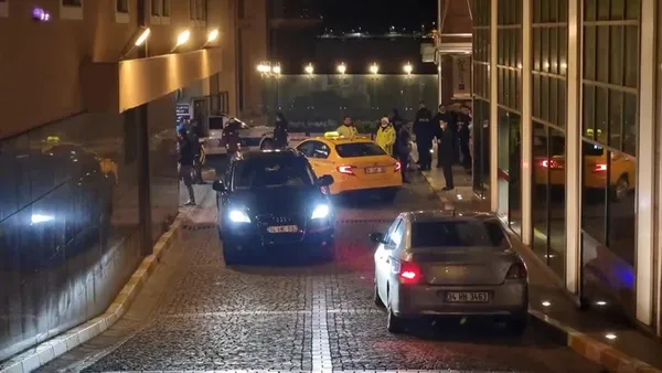 1646276678532.jpg Ortaköy'de otelin 7’inci katından düştü! Bir kişi gözaltına alındı - 1