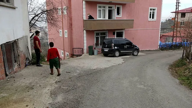 Giresun’da mahalleye inen kurtlar için vatandaş sopalı ve baltalı nöbet tutuyor - 11