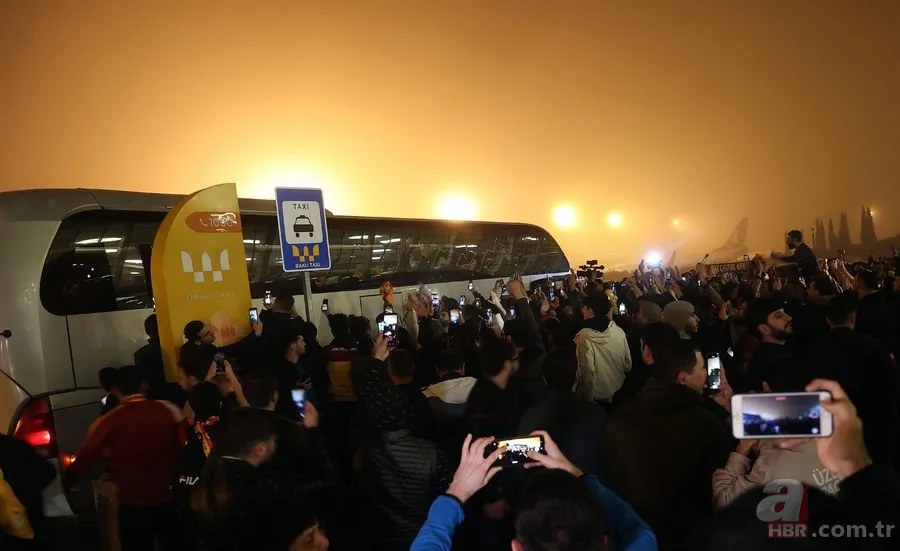 Galatasaray kafilesi Karabağ maçı için gittiği Bakü'de coşkuyla karşılandı 1