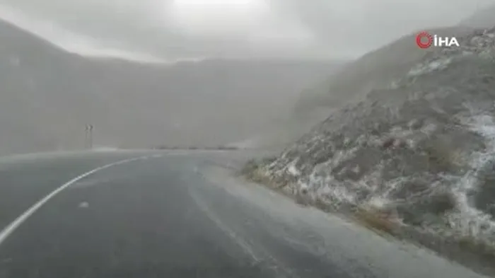 SON DAKİKA: Van Bahçesaray’da kar yağışı başladı! Meteorolojiden o iller için dolu uyarısı - 1