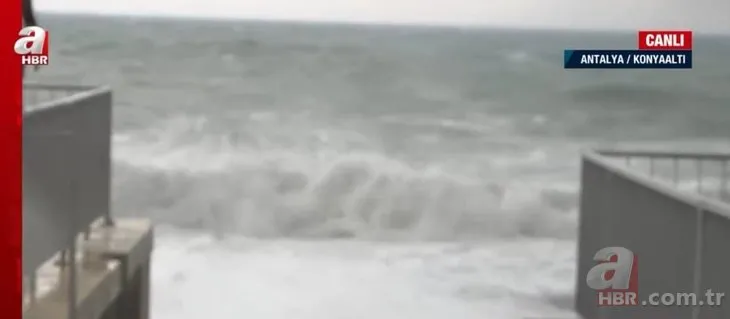 Meteoroloji uyarmıştı! Fırtına kabusu o illeri sardı | Dalgalar sahili dövüyor