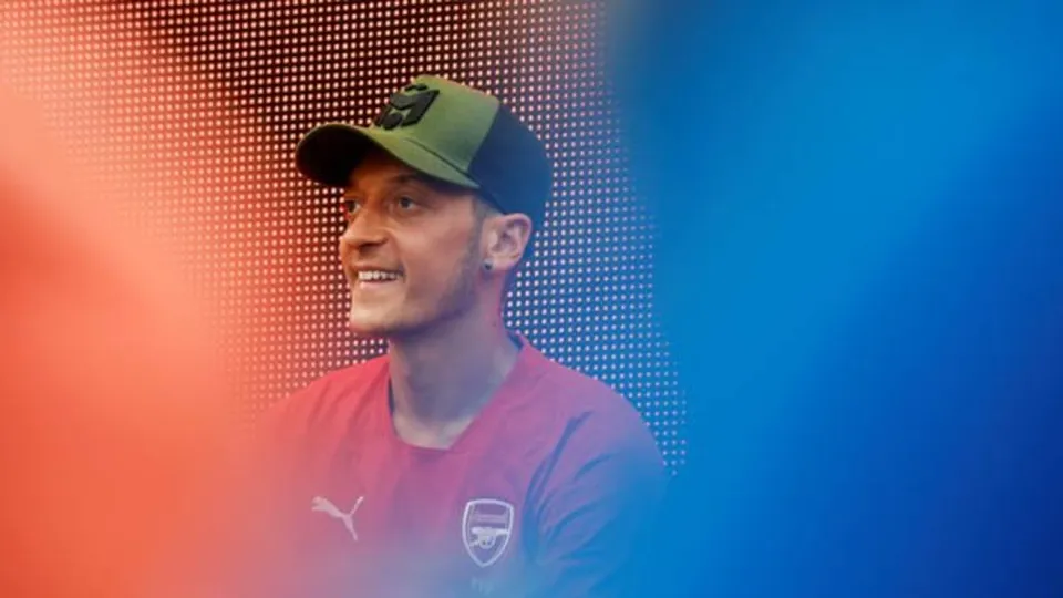 Mesut Özil’e Singapur’da koruma ordusu!