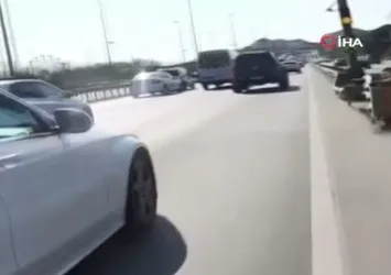 İstanbul'da Ani fren kazası kamerada