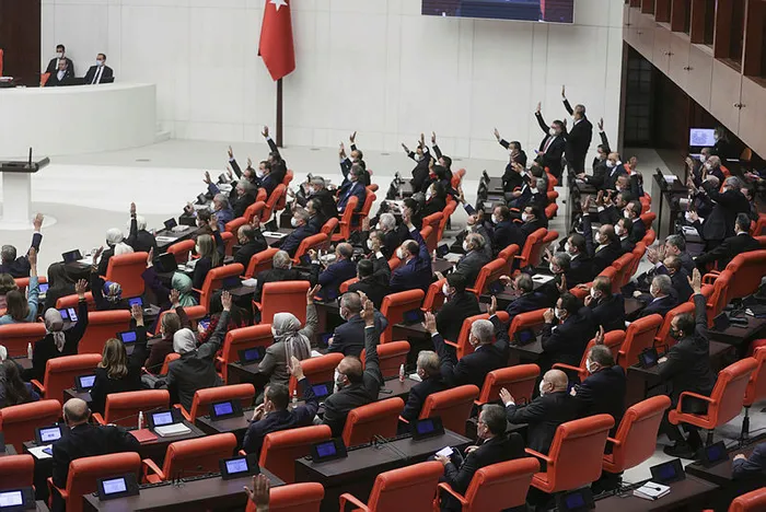 Son dakika: Sağlık, Çevre, Aile ve Çalışma bakanlıklarının 2022 yılı bütçeleri TBMM Genel Kurulunda kabul edildi - 2