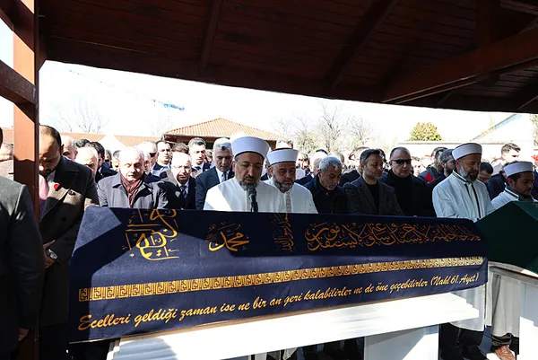 Ticaret Bakanı Bolat'ın acı günü! Baba Şevki Bolat toprağa verildi - 2