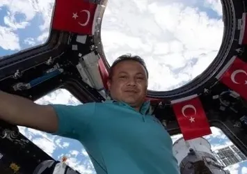 Türkiye'nin ilk astronotu Alper Gezeravcı uzaydaki çalışmalarını tam gaz sürdürüyor! 9. deneyin adı: MESSAGE