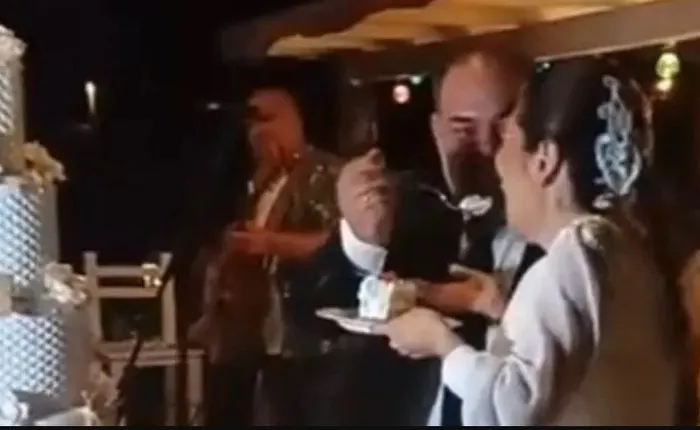 1718603399654.jpg Papazın evliliği kiliseyi ayaklandırdı! Cemaat sosyal medyadan öğrendi! Aforoz edilmesi gündemde... - 2