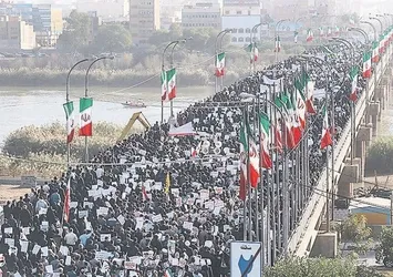 Rejime sahip çıkanlar meydanlarda