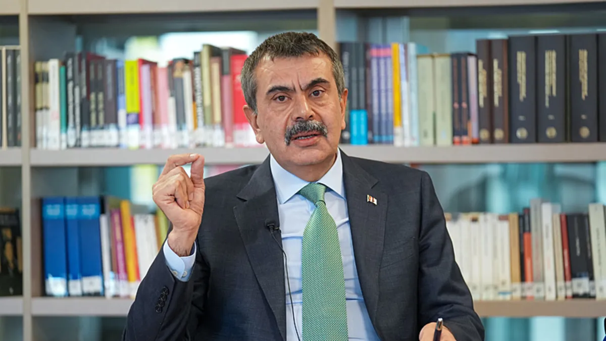 Proje okulunda öğretmen atama tartışması: Bakan Yusuf Tekin'den açıklama