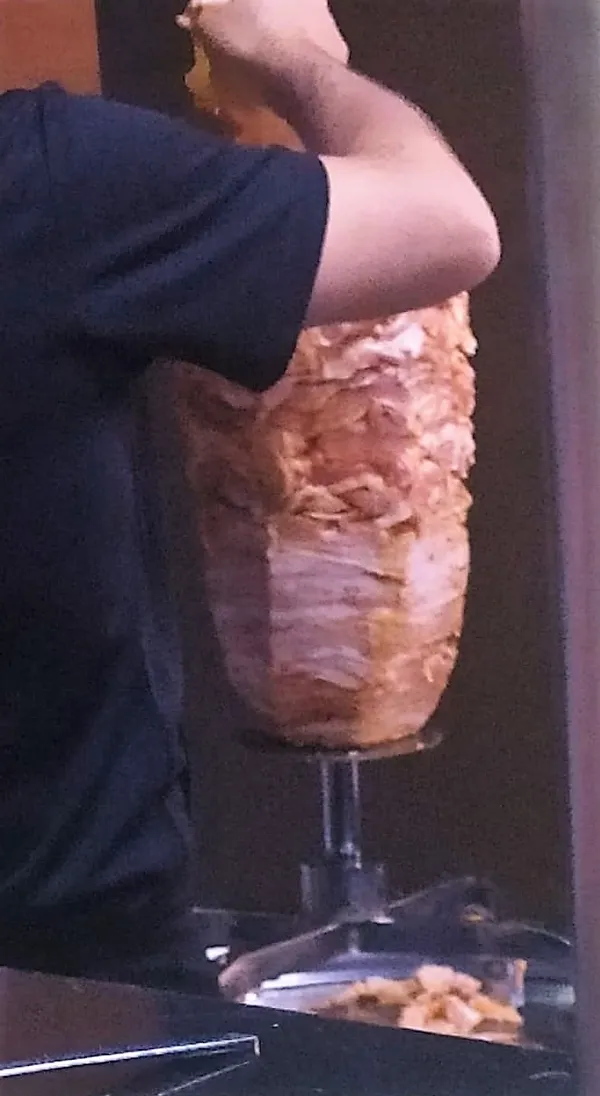 tarihi-gecmis-doner-satmayi-reddetti-talihsiz-sef-hem-isinden-hem-de-gozunden-oldu-1665393981480.jpg Tarihi geçmiş döner satmayı reddetti! Talihsiz şef hem işinden hem de gözünden oldu - 3
