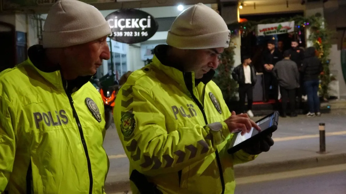Hem suçlu hem de pişkin! Alkollü olarak direksiyon başına geçip ceza yedi