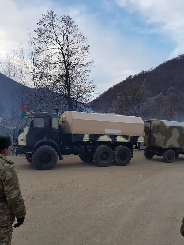 Ermenistan’ın işgalinden kurtarılan Kelbecer’den ilk görüntüler paylaşıldı! Azerbaycan ordusu kente girdi! - 1