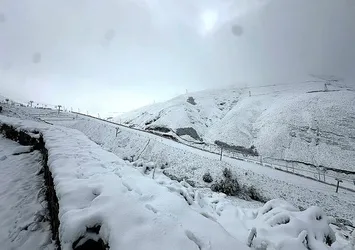 İstanbul buz kesti! Meteoroloji'den birçok ile kar ve sağanak uyarısı