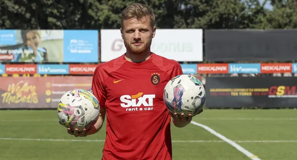 1660843571217.jpg Galatasaray'ın yeni transferi sakatlandı! Yıldız isim 3 hafta yok - 2