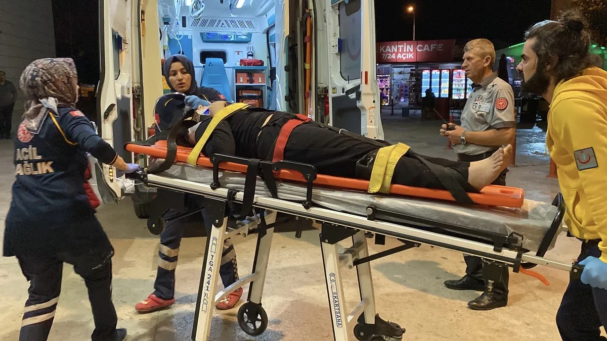 3’üncü kattan düşen 15 yaşındaki Eylül ağır yaralandı