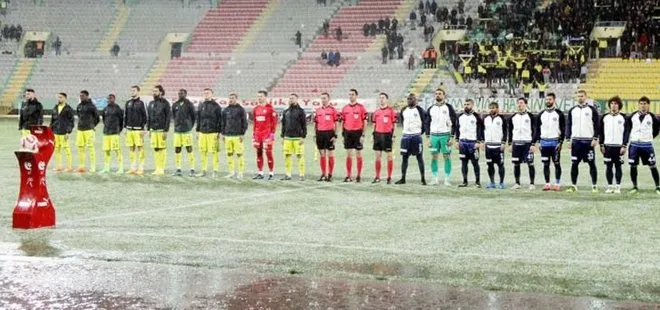 Şanlıurfa-Adana Demir maçı 7. dakikada ertelendi