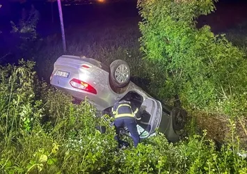Samsun'da tarlaya devrilen otomobilin sürücüsü yaralandı