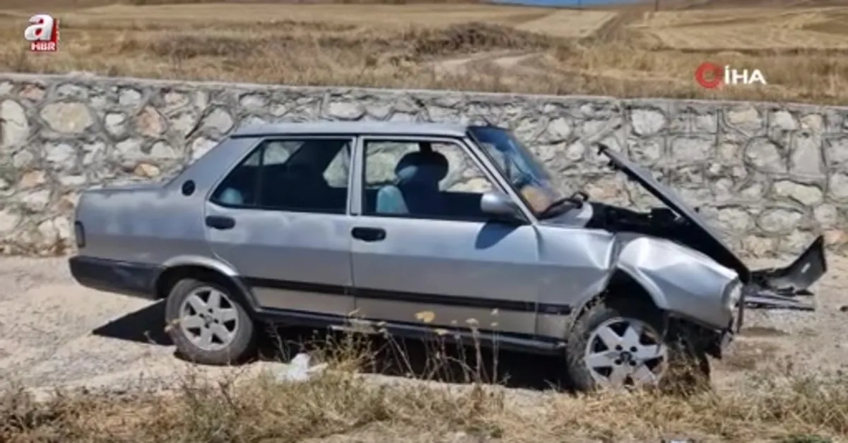 Kontrolden çıkan otomobil duvara çarptı