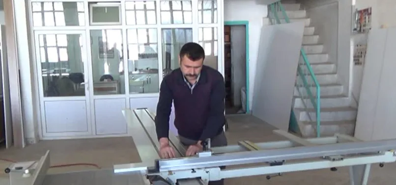 Pi sayısını kullanarak mobilya üretiyor