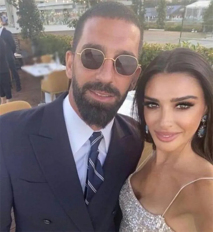 Arda Turan’ın eşi Aslıhan Doğan Turan’dan hamilelik açıklaması! Üçüncü çocuk mu geliyor?