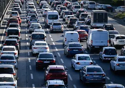 İstanbul'da akşam trafiği kilitlendi! İş çıkışı saatlerinde ana arterlerde yoğunluk arttı