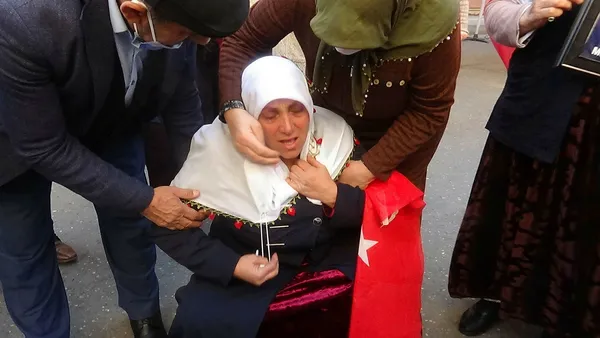 Evlat nöbetine katılan aile sayısı 200 oldu! Bir anne baygınlık geçirdi - 3