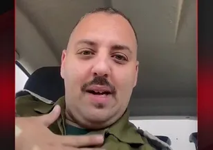 TÜRKÇE KONUŞARAK TÜRKLERİ HEDEF ALDI