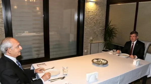 CHP’li Barış Yarkadaş ile Gelecek Partili Mustafa Güzel arasında Pasif agresif kavgası