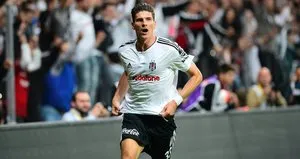 Beşiktaş’tan flaş hamle! Gomez geri mi dönüyor?