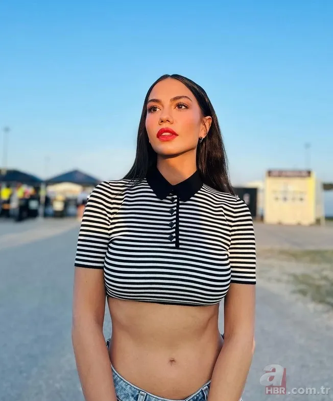 Oyuncu Demet Özdemir annesinin ikizi çıktı! Genç kızlara taş çıkarıyor! Anne kızın şaşırtan benzerliği... 4