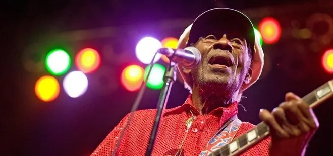Rock müziğin efsane ismi Chuck Berry hayatını kaybetti