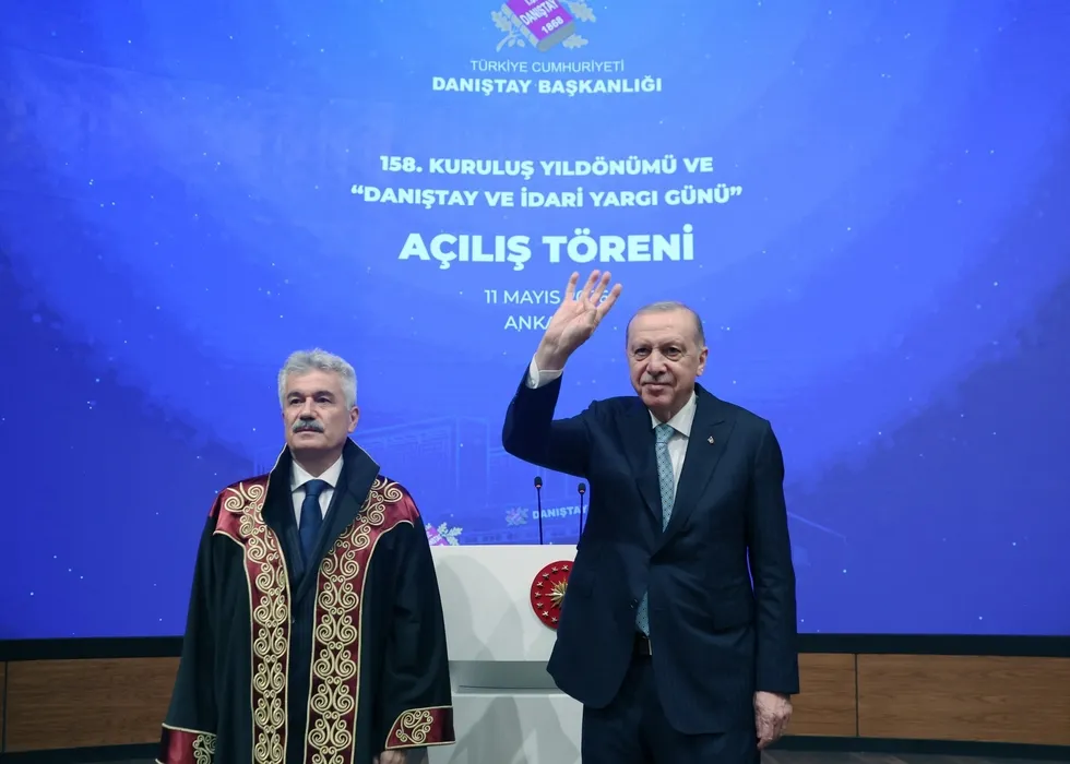 baskan-erdogandan-yeni-anayasa-cikisi-sivil-anayasayla-ustun-hukuka-kavusacagiz-1778506892790.jpeg Başkan Erdoğan'dan yeni anayasa çıkışı: Sivil anayasayla üstün hukuka kavuşacağız - 3