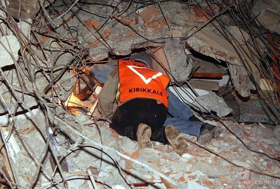 Düzce'de 22 yıl sonra korkutan deprem! 12 Kasım Düzce depreminde kaç kişi öldü, kaç şiddetinde oldu? 17