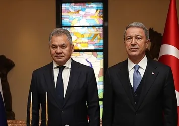Bakan Akar Rus mevkidaşı Şoygu ile görüştü