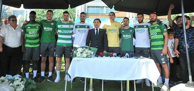 Bursaspor’dan imza şov! 8 futbolcuyu kadrosuna kattı