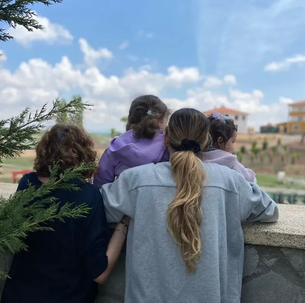 ask-tam-gaz-melisa-dongel-ve-rapci-sefo-bodrumda-fena-yakalandi-1684820479341.jpg Aşk tam gaz! Melisa Döngel ve rapçi Sefo Bodrum’da fena yakalandı - 3